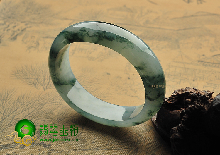 糯冰种飘花缅甸翡翠A货贵妃镯(56.1mm-47.9mm)