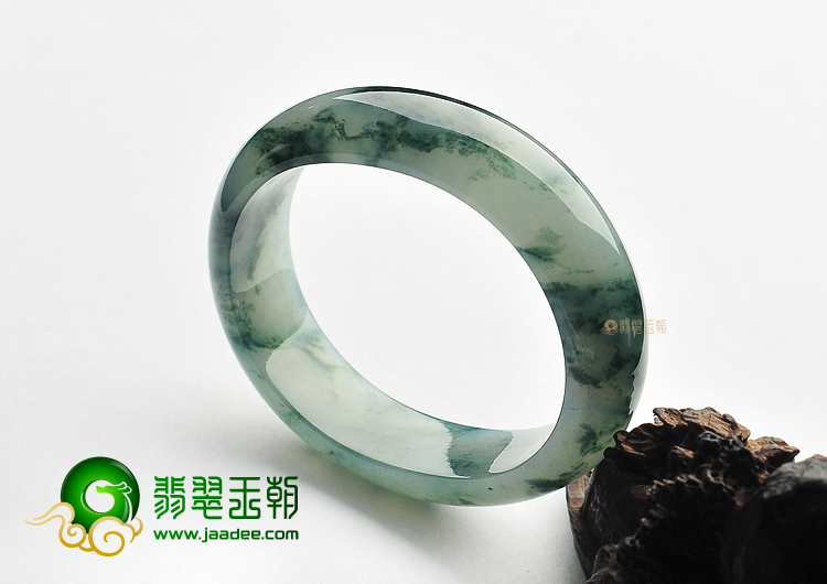 糯冰种飘花缅甸翡翠A货贵妃镯(56.1mm-47.9mm)