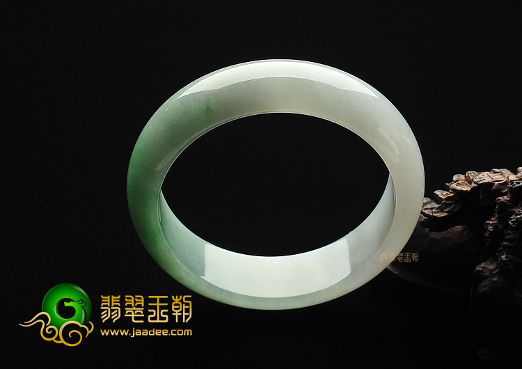 糯冰种飘翠缅甸翡翠A货手镯(55.8mm)