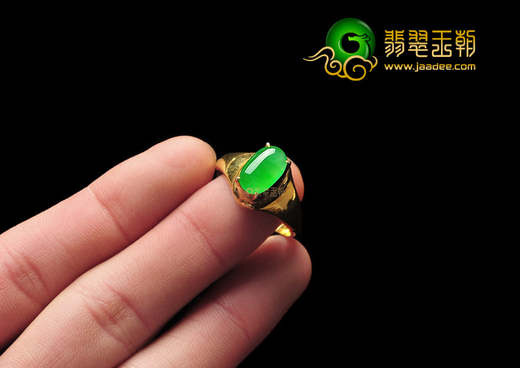 冰种阳绿缅甸翡翠A货戒面