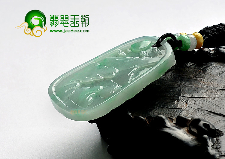 糯冰种飘翠缅甸翡翠A货望月怀远挂件