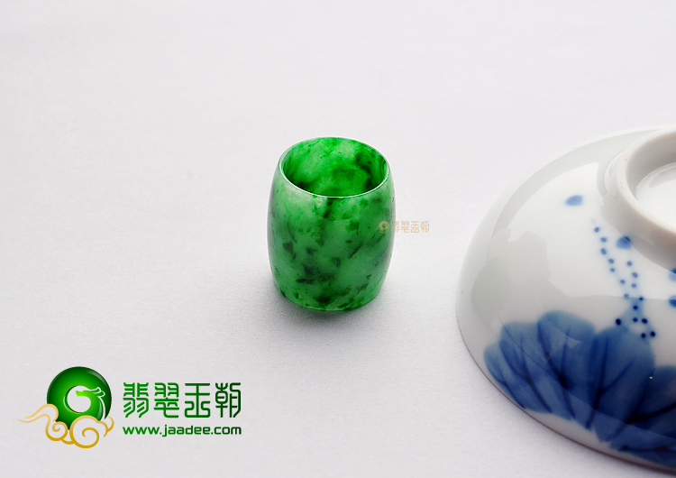 糯冰种翠色缅甸翡翠A货路路通挂件