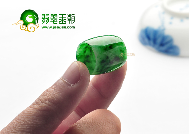 糯冰种翠色缅甸翡翠A货路路通挂件