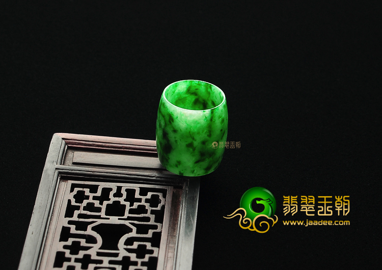糯冰种翠色缅甸翡翠A货路路通挂件