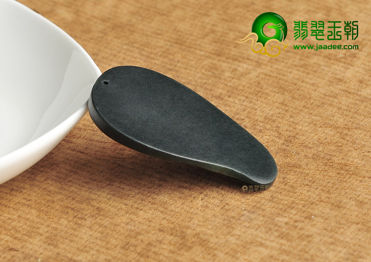 糯冰种墨翠缅甸翡翠A货观音头挂件