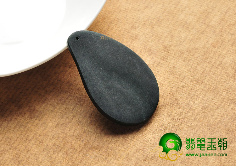 糯冰种墨翠缅甸翡翠A货观音头挂件
