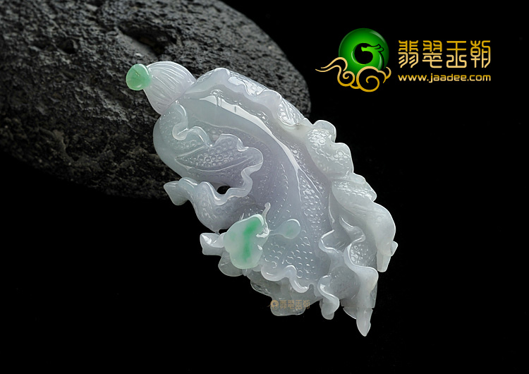 糯冰种春带彩缅甸翡翠A货白菜挂件