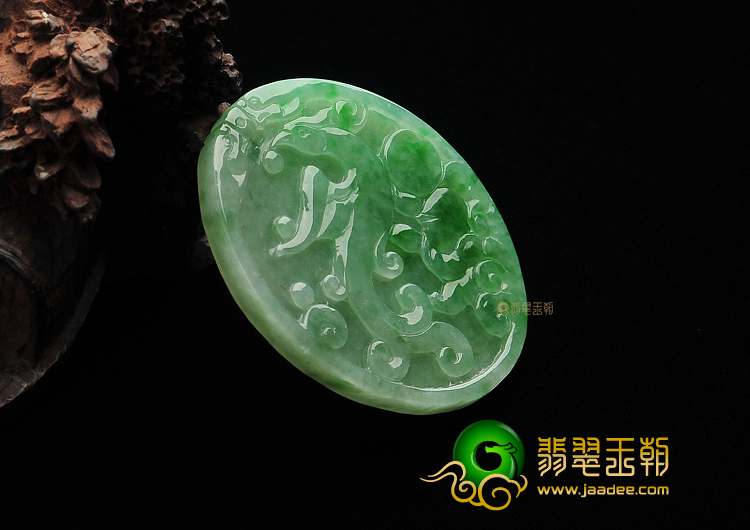 糯冰种飘翠缅甸翡翠A货龙凤牌挂件(一对)
