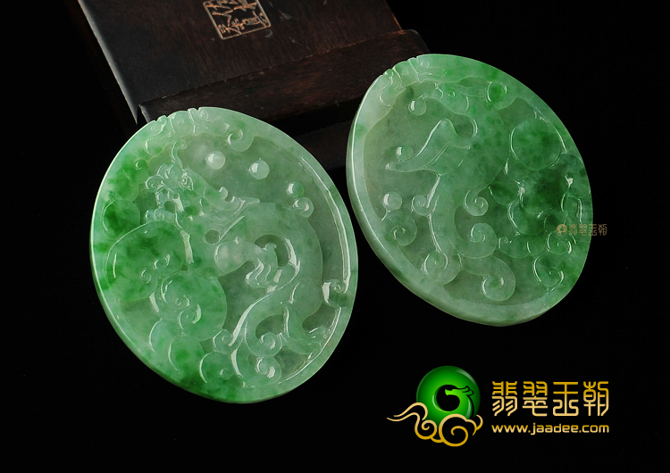 糯冰种飘翠缅甸翡翠A货龙凤牌挂件(一对)