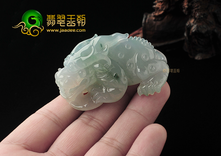 糯冰种略飘花缅甸翡翠A货貔貅挂件