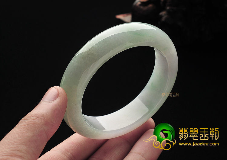 糯冰种晴水缅甸翡翠A货手镯(57.6mm)