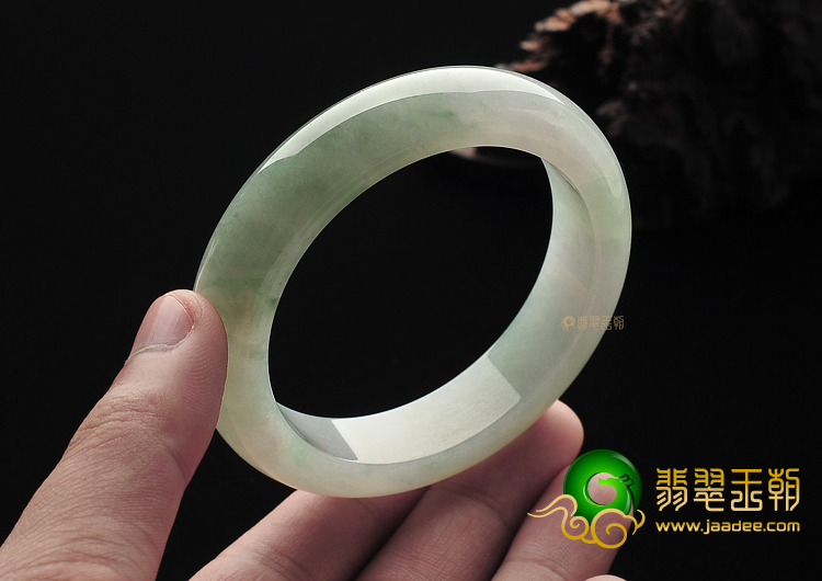 糯冰种晴水缅甸翡翠A货手镯(57.7mm)