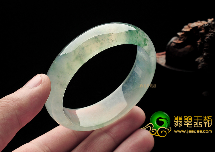 冰玻种飘花缅甸翡翠A货贵妃镯(54.4mm-47.6mm)