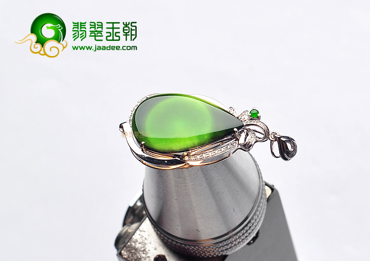 冰玻种墨翠缅甸翡翠A货镶白金水滴胸坠(真钻)