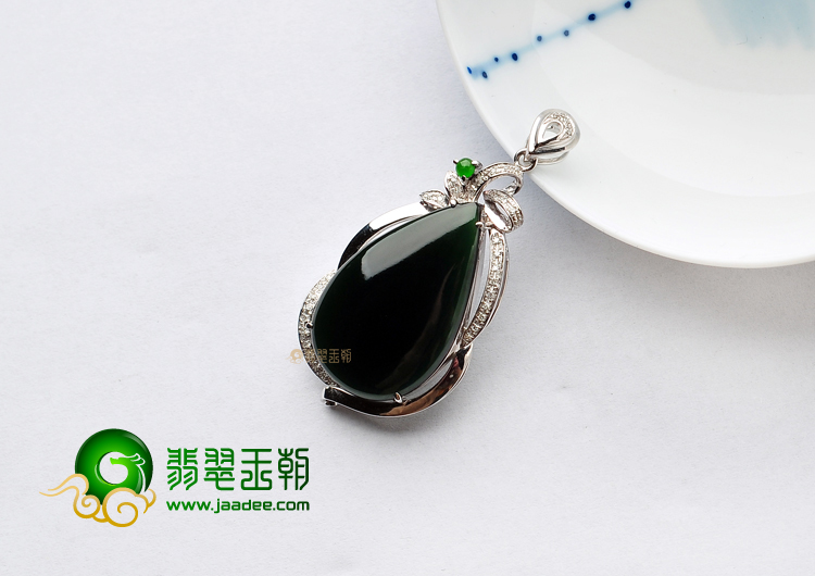 冰玻种墨翠缅甸翡翠A货镶白金水滴胸坠(真钻)