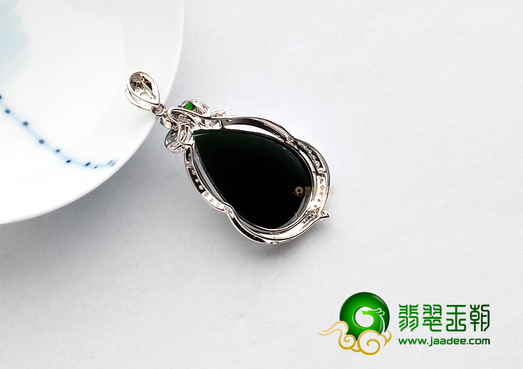 冰玻种墨翠缅甸翡翠A货镶白金水滴胸坠(真钻)