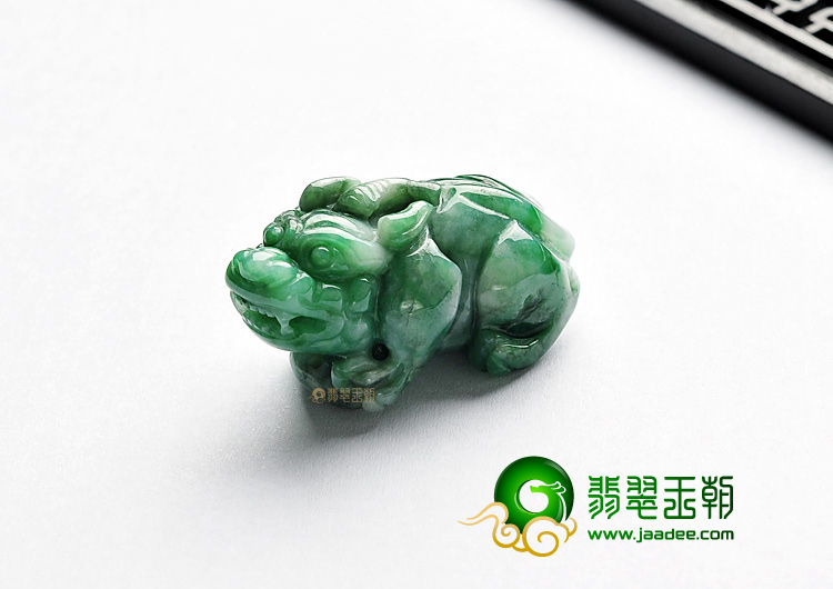 糯冰种翠色缅甸翡翠A货貔貅挂件(一对)