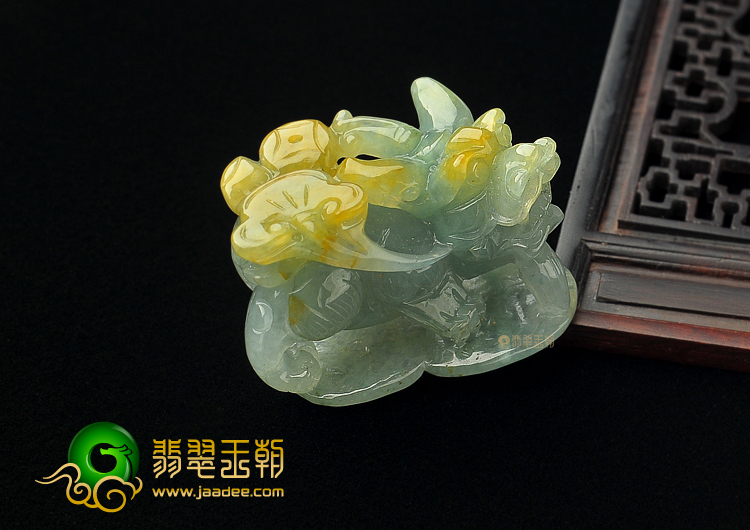 糯冰种晴水黄翡缅甸翡翠A货貔貅挂件