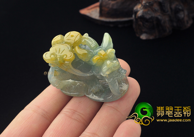 糯冰种晴水黄翡缅甸翡翠A货貔貅挂件