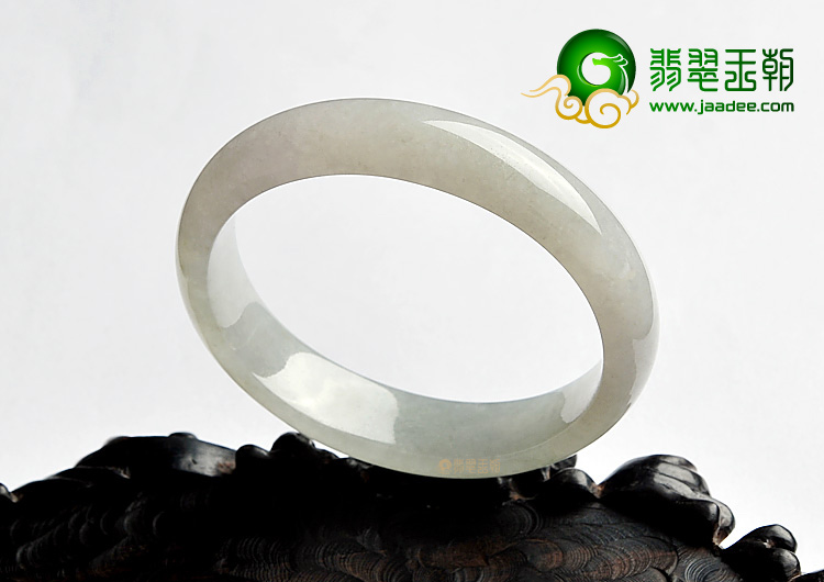 糯冰种晴水缅甸翡翠A货贵妃镯(56.2mm-50.8mm)