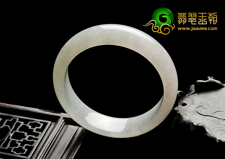 糯冰种晴水缅甸翡翠A货贵妃镯(56.2mm-50.8mm)