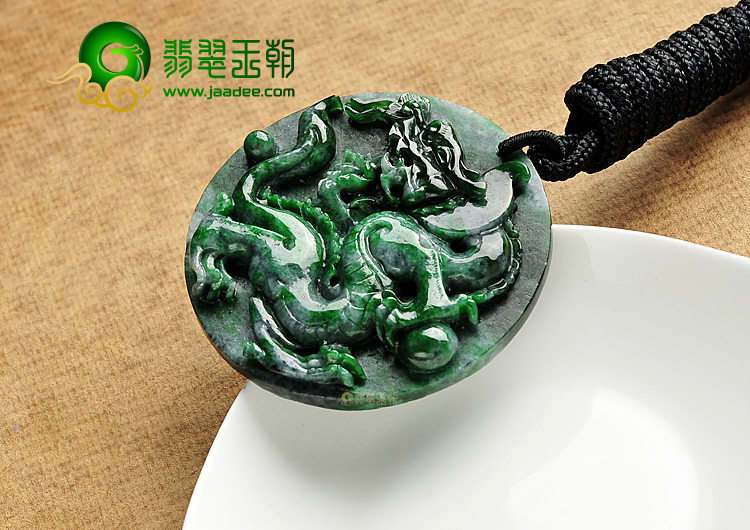 细糯种癣加绿缅甸翡翠A货龙牌挂件