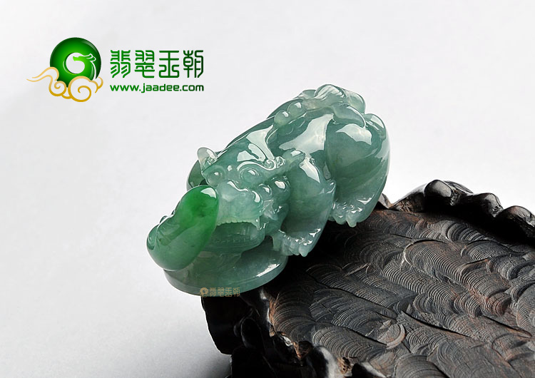 糯冰种飘翠缅甸翡翠A货貔貅挂件