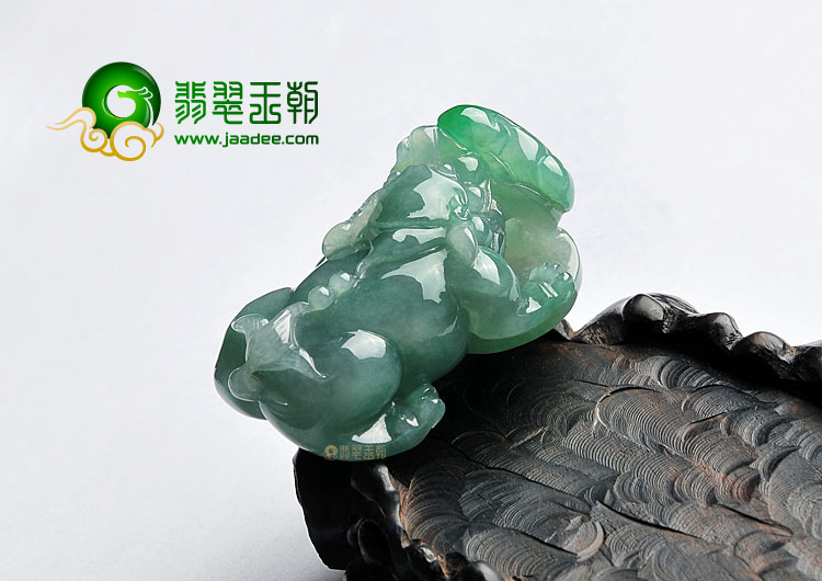 糯冰种飘翠缅甸翡翠A货貔貅挂件
