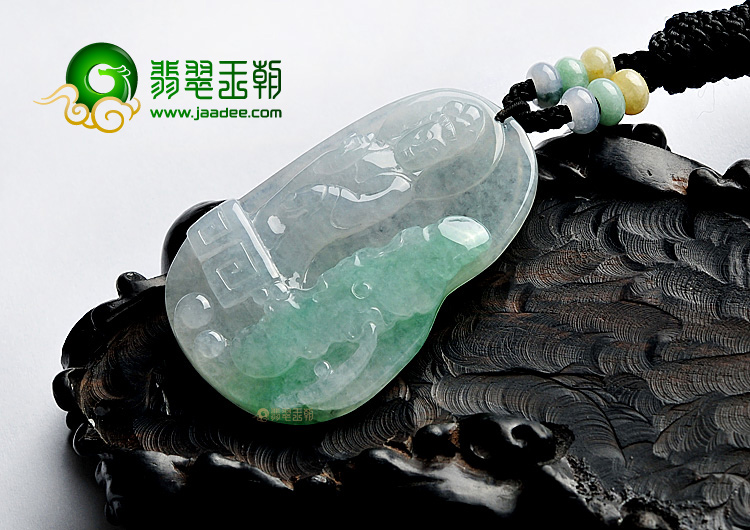 糯冰种飘翠缅甸翡翠A货站观音挂件