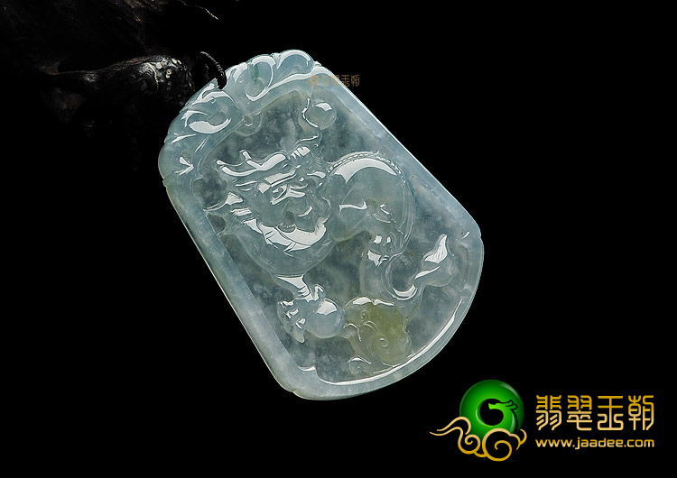 冰种晴水略带黄翡缅甸翡翠A货龙牌挂件