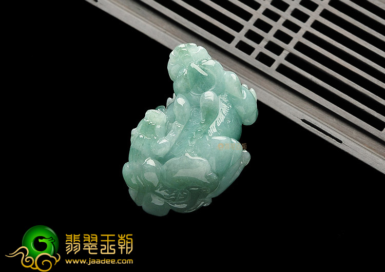 糯冰种晴水飘花貔貅挂件