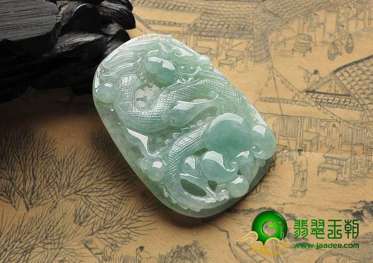 糯冰种晴水龙挂件