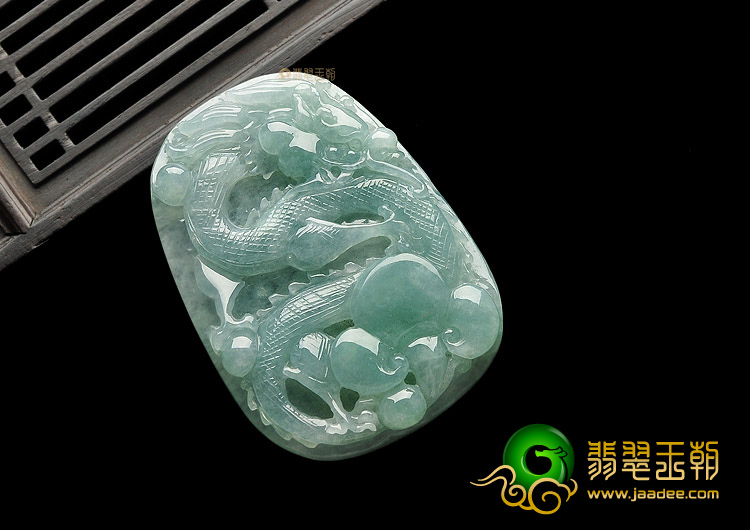糯冰种晴水龙挂件