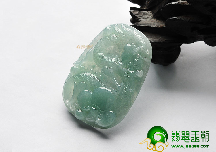糯冰种晴水龙挂件