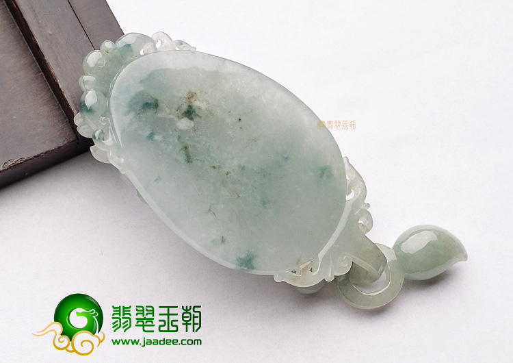 冰种飘花龙牌挂件