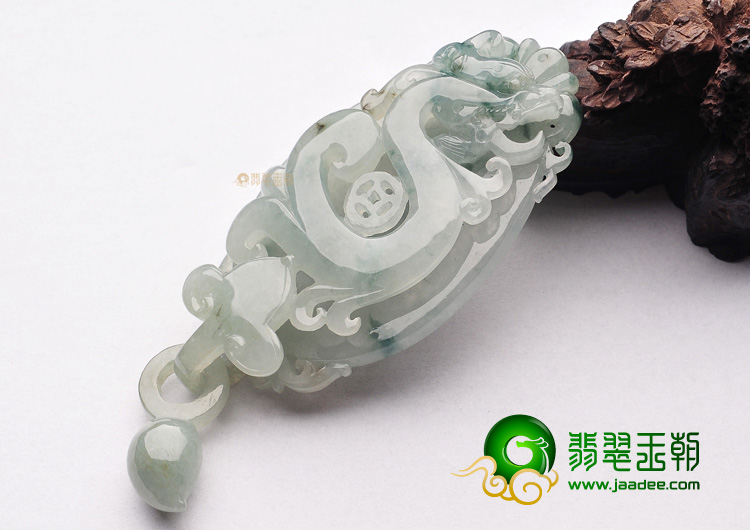 冰种飘花龙牌挂件