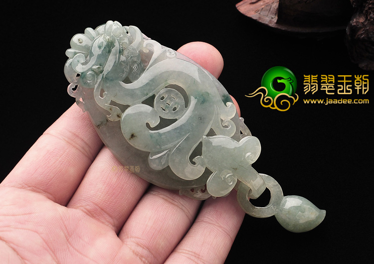 冰种飘花龙牌挂件