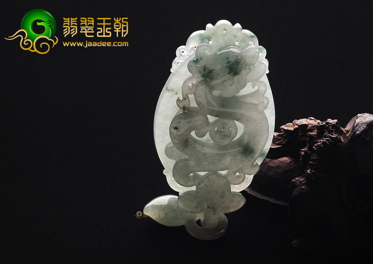 冰种飘花龙牌挂件