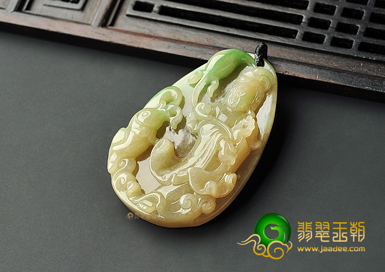糯冰种黄加绿站观音挂件
