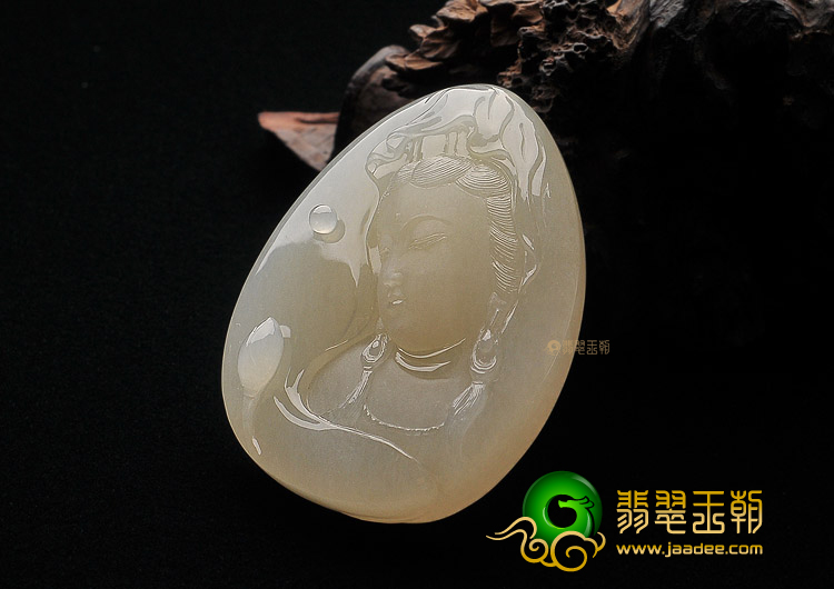 糯冰种淡黄翡观音头挂件