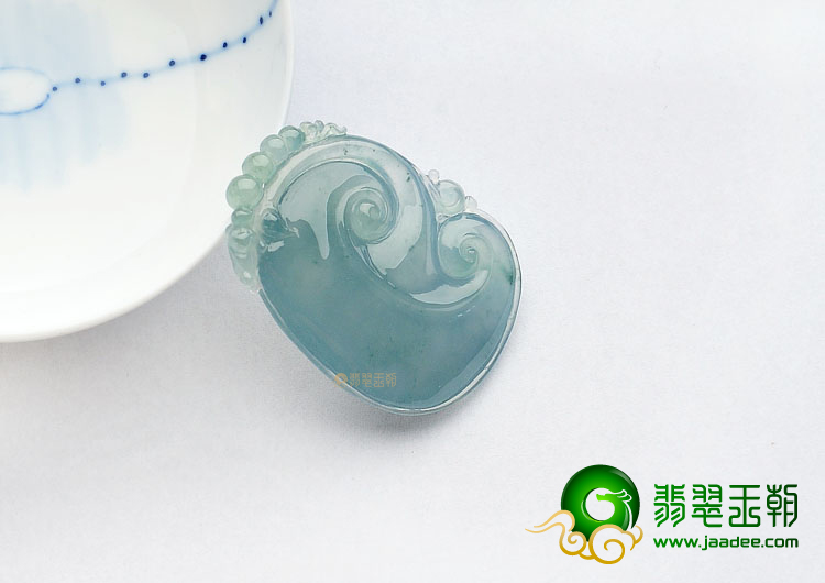 冰种飘花如意挂件