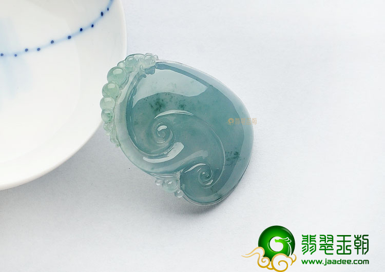冰种飘花如意挂件