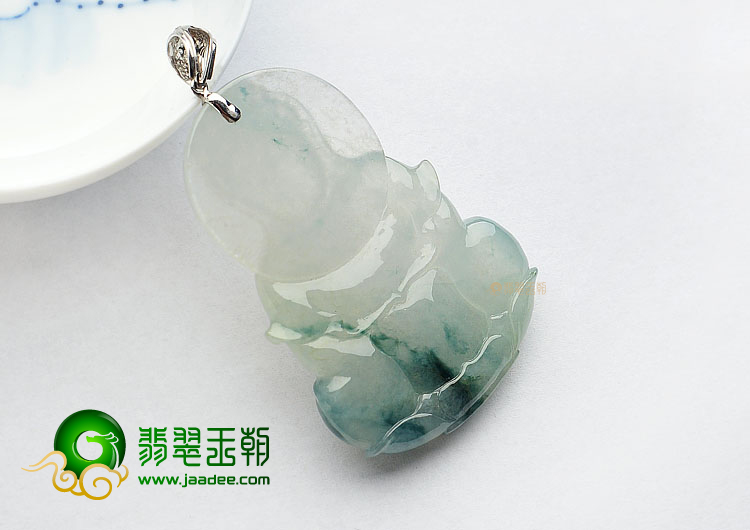 冰种飘花观音挂件