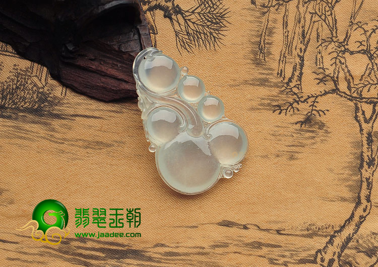 冰玻种淡晴水如意挂件