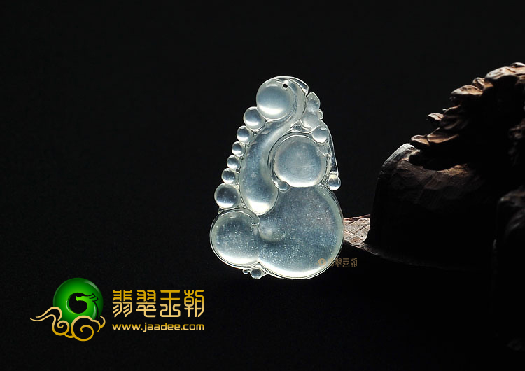 冰玻种淡晴水如意挂件