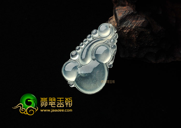 冰玻种淡晴水如意挂件