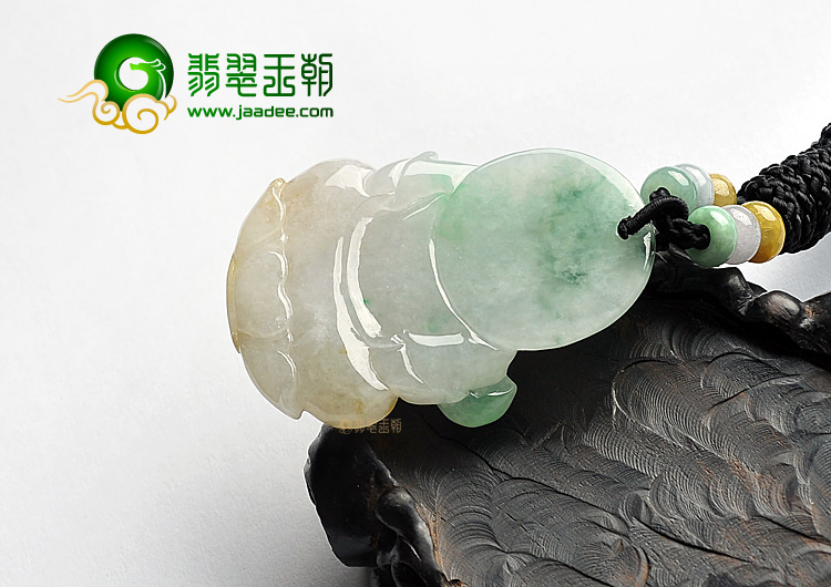 糯冰种三彩观音挂件