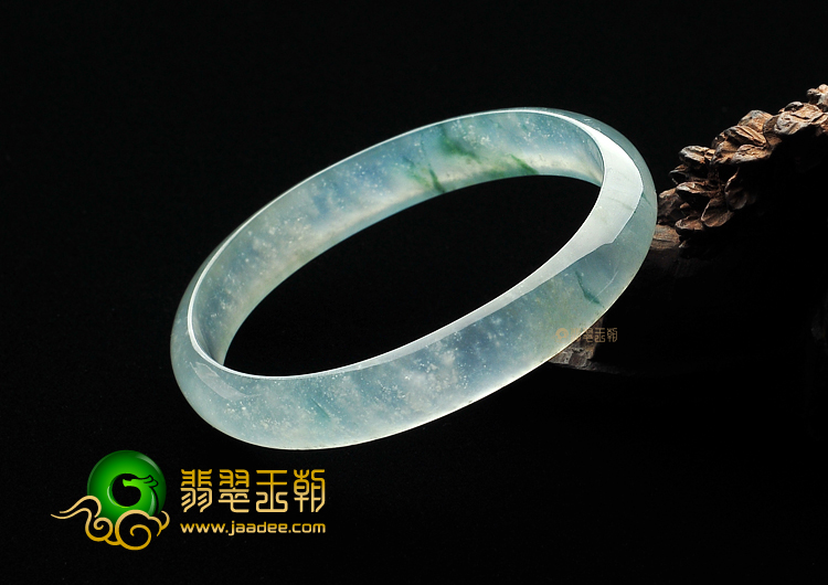 冰玻种飘花贵妃镯(55.8mm-47mm)