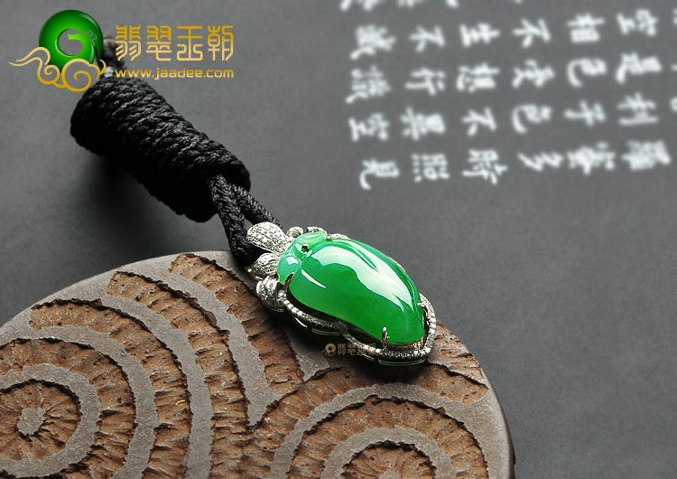 冰种翠色镶白金金枝玉叶胸坠(真钻)