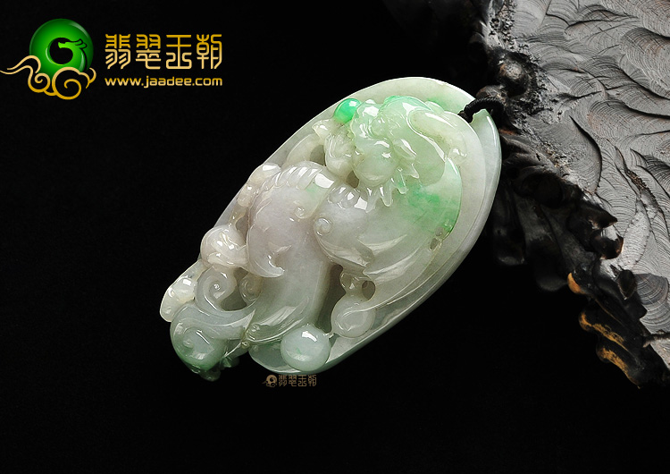 糯冰种飘翠龙行如意挂件